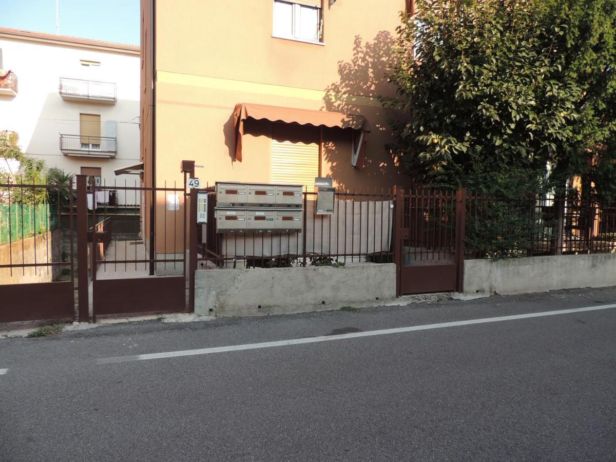 Апартаменти Appa49 Vicino Ospedale Borgo Roma, Fiera E Univr Верона Екстер'єр фото